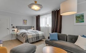 Modern Perfectly Located Apartment